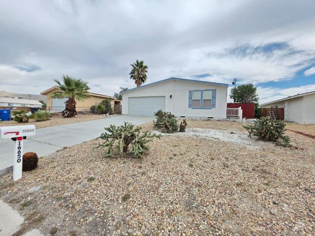 16650 Avenida Rambla, Desert Hot Springs CA: https://media.crmls.org/mediaz/a7d9ec05-5879-4a0d-aaaa-b8d2a3d22022.jpg