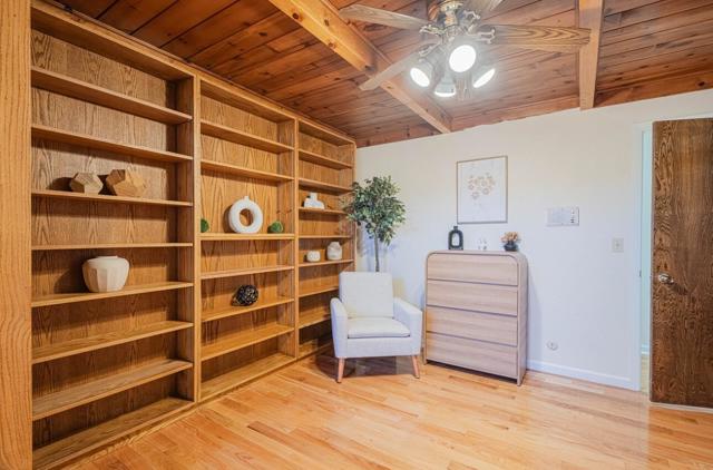 1527 Atherton Way, Salinas CA: https://media.crmls.org/mediaz/a7da1546-4e6e-4fbe-a391-568122beb208.jpg