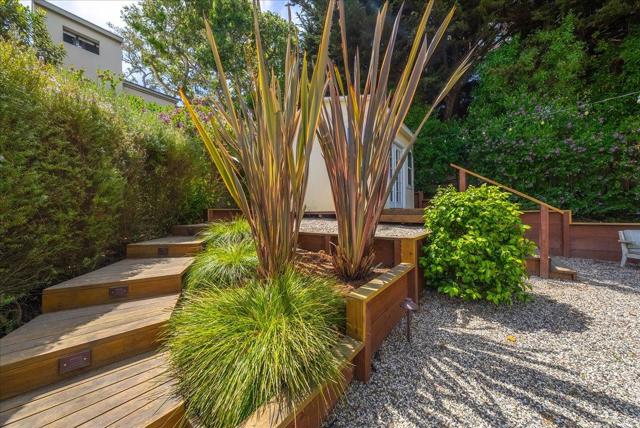 799 Grace Street, Monterey CA: https://media.crmls.org/mediaz/a7da1d4e-6dfb-4799-8f9a-43547da9033f.jpg