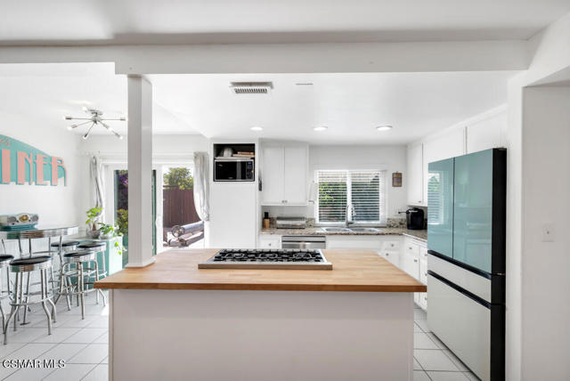 3064 Galena Avenue, Simi Valley CA: https://media.crmls.org/mediaz/a7daee66-7e27-4cb1-859c-b547c7caeeb5.jpg