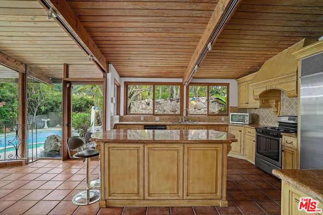 Drew Fenton | 800 Bramble Way Los Angeles CA | MLS: 7446523 Drew Fenton | 800 Bramble Way Los Angeles CA | MLS: 7446523