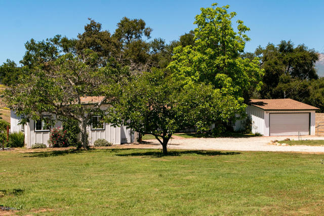 250 Verde Oak Drive, Oak View CA: https://media.crmls.org/mediaz/a7db8588-1f34-4d82-9946-0a0de0ecada3.jpg