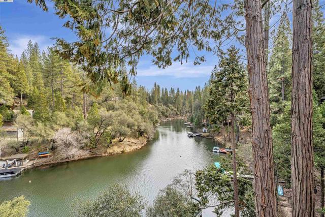 20244 Lower Skyridge Dr, Groveland CA: https://media.crmls.org/mediaz/a7dbcc48-f339-4acd-abbc-1d970ff65090.jpg
