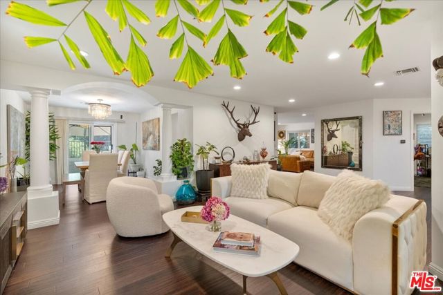 12834 Landale Street, Studio City CA: https://media.crmls.org/mediaz/a7dc1cc5-aeb8-4a1a-9d05-c3f663c7b074.jpg