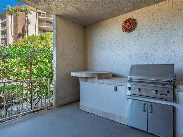 899 Island Drive, Rancho Mirage CA: https://media.crmls.org/mediaz/a7dc4ada-78b9-4be9-b37d-41ddcc1253c5.jpg