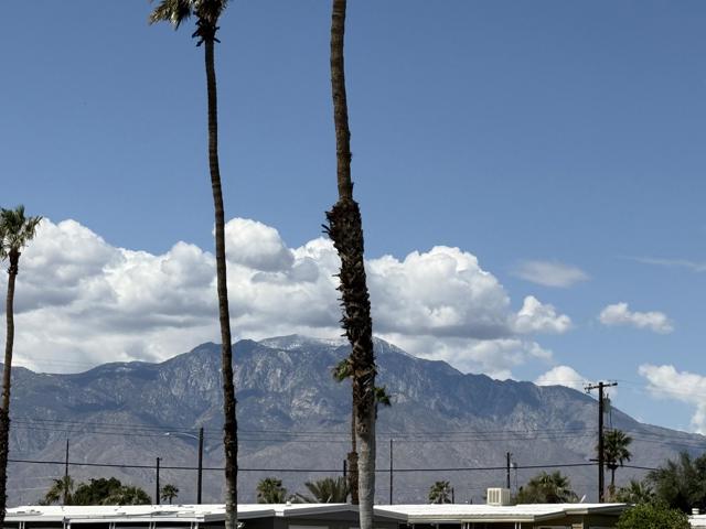 32220 San Miguelito Drive, Thousand Palms CA: https://media.crmls.org/mediaz/a7dc5c7a-c0a1-494f-8874-022088101e17.jpg