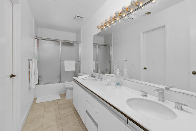 1334 Tiffany S Circle, Palm Springs CA: https://media.crmls.org/mediaz/a7dc7b37-29d3-43e7-ba6e-f44649f4a8fd.jpg