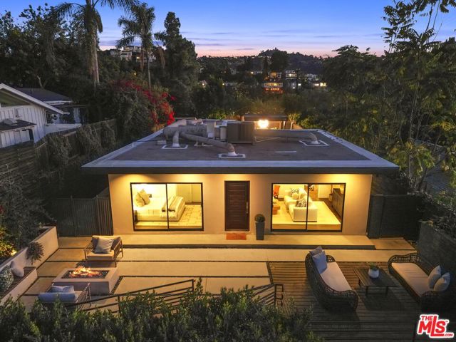 3838 Buena Park Drive, Studio City CA: https://media.crmls.org/mediaz/a7dcbb49-54f5-481d-904d-b5a6cfc90df8.jpg