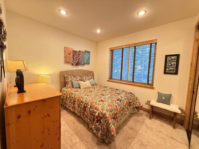 Image 18 of 26 For 1528 Chippewa Street