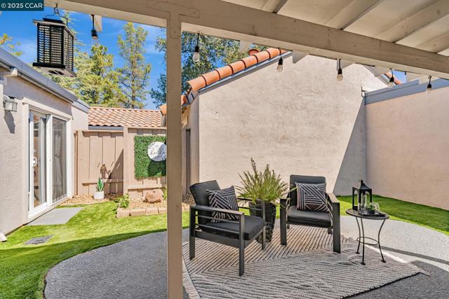 4 Mt Wilson Way, Clayton CA: https://media.crmls.org/mediaz/a7dce09b-5b0e-429f-aa24-4e5aff80010d.jpg