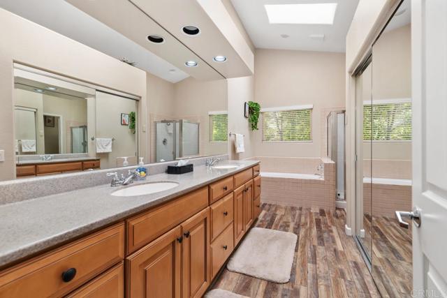 4964 Poseidon Way, Oceanside CA: https://media.crmls.org/mediaz/a7ddad32-bfc1-4ea6-b4f9-ba4573415841.jpg