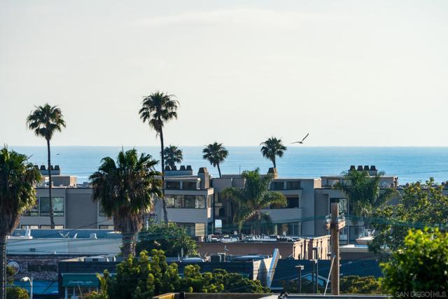7570 Cabrillo Ave, La Jolla CA: https://media.crmls.org/mediaz/a7de023d-4687-41bd-8866-fb131084d4dd.jpg
