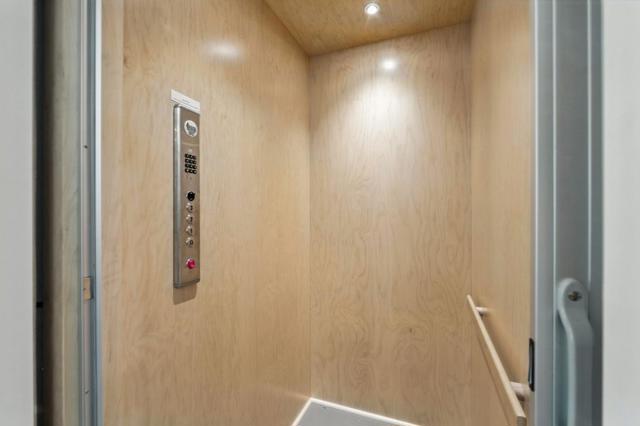 577 Hollow Falls, Fremont CA: https://media.crmls.org/mediaz/a7df39fc-92fa-4b6e-8dec-c39cf428698e.jpg