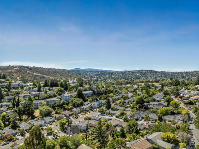 324 Clifton Avenue, San Carlos CA: https://media.crmls.org/mediaz/a7df3c1d-125f-4b92-945f-b36c5c884f5f.jpg