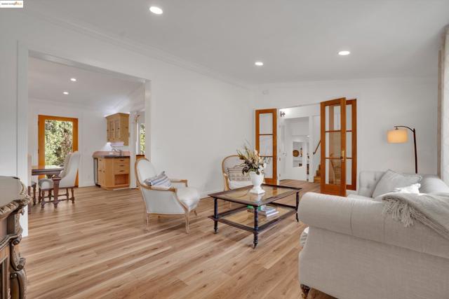 17 Pomo Ct, Napa CA: https://media.crmls.org/mediaz/a7dfc0e8-46f3-4903-9c92-7f5b324b7f9a.jpg