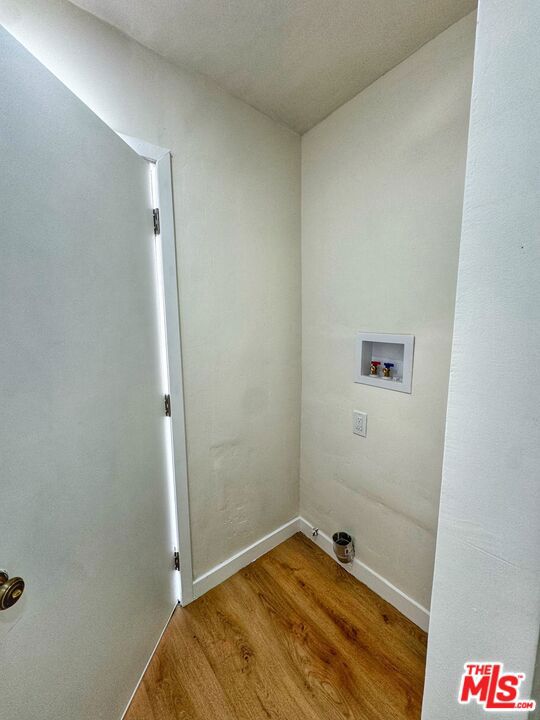 619 Elm Avenue, Inglewood CA: https://media.crmls.org/mediaz/a7e06adc-0381-4f8a-b323-64eafb8ed918.jpg