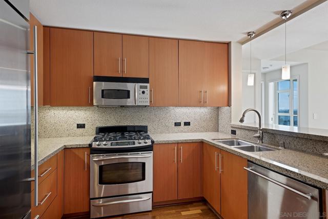 Image 6 of 59 For 325 7th Ave  1506
