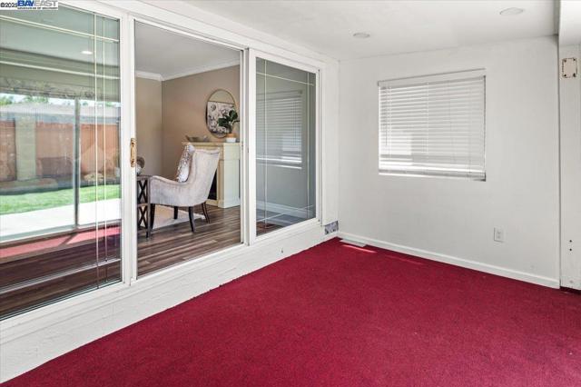 28399 CUBBERLEY CT, Hayward CA: https://media.crmls.org/mediaz/a7e0c5a0-8d43-490b-80c2-7d622d6123f1.jpg