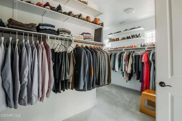 1323 Arroyo View Street, Thousand Oaks CA: https://media.crmls.org/mediaz/a7e1d584-ef4c-4e54-a2d1-4340d2817f69.jpg