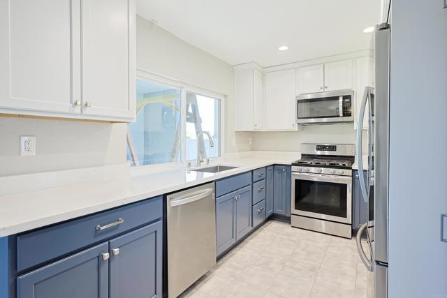 Detail Gallery Image 13 of 53 For 10225 Molino, Santee,  CA 92071 - 5 Beds | 2/1 Baths