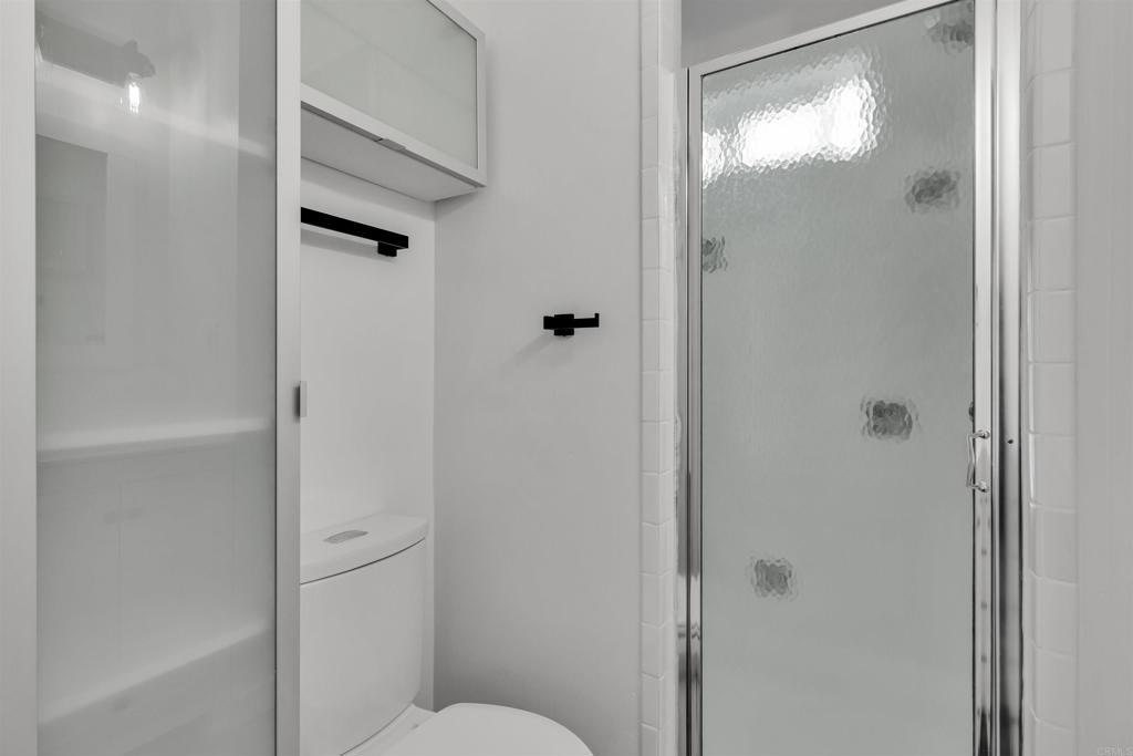 https://media.crmls.org/mediaz/a7e2756a-ccef-4a5b-a9ea-147962ffdc46.jpg?preset=X-Large
