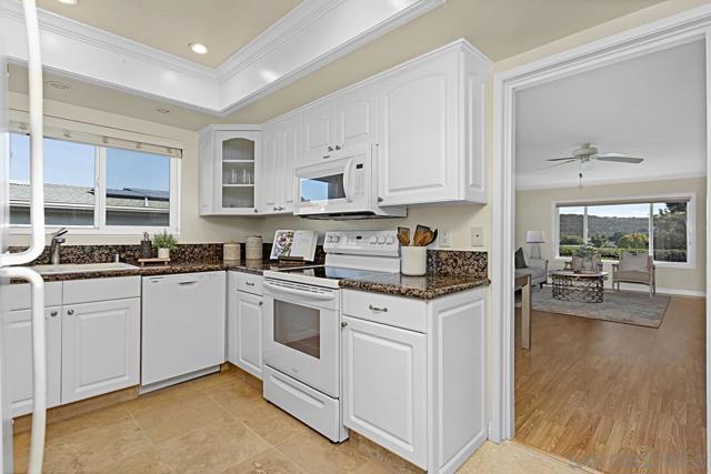 3821 Bay Leaf Way, Oceanside, California 92057, 2 Bedrooms Bedrooms, ,2 BathroomsBathrooms,Condominium,For Sale,Bay Leaf Way,250020120SD