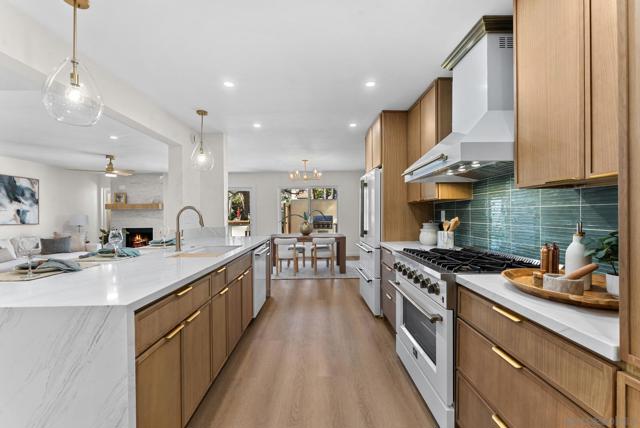 16048 Via Viajera, Rancho Santa Fe CA: https://media.crmls.org/mediaz/a7e2d167-171c-4dde-b42d-54f13b573c5f.jpg