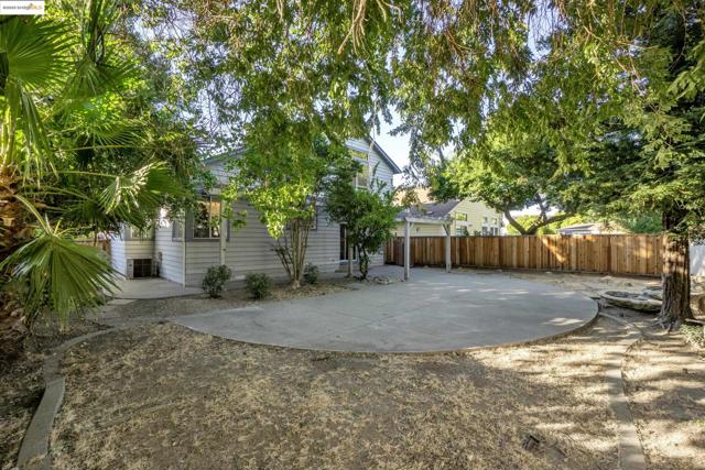 5014 Prairie Way, Antioch CA: https://media.crmls.org/mediaz/a7e35a72-d764-4f40-85e3-4d3332826d9b.jpg
