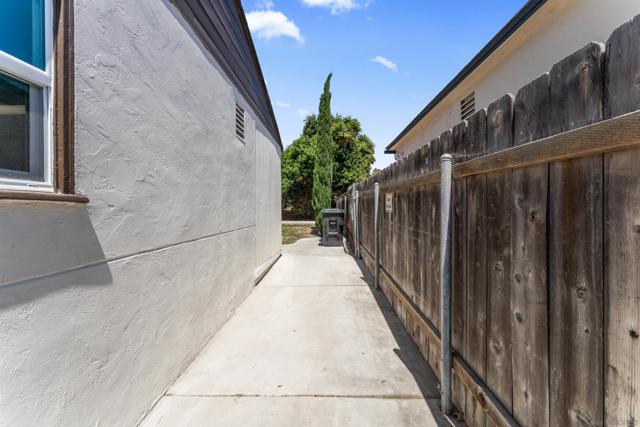 709 4th AVE, Chula Vista CA: https://media.crmls.org/mediaz/a7e363fd-a271-45a9-9033-70d158a13ec0.jpg