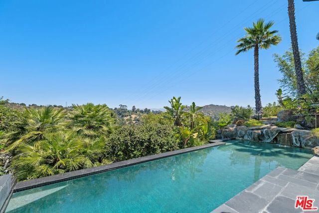 2625 Mar Lu Drive, Los Angeles CA: https://media.crmls.org/mediaz/a7e3f2f0-e025-443c-98e1-7721db085780.jpg