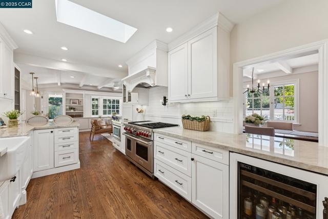 645 Los Palos Dr, Lafayette CA: https://media.crmls.org/mediaz/a7e40cb9-51e3-4dea-962c-6e263aabc869.jpg