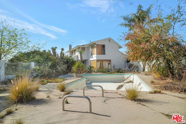 4701 Don Porfirio Place, Los Angeles, California 90008, 4 Bedrooms Bedrooms, ,3 BathroomsBathrooms,Single Family Residence,For Sale,Don Porfirio,25492317