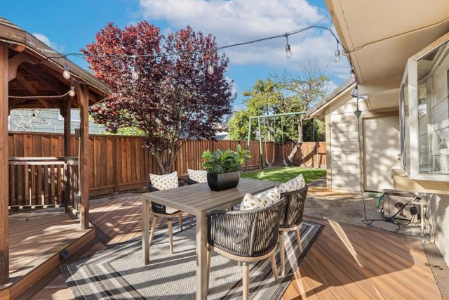 395 Sandstone Drive, Fremont CA: https://media.crmls.org/mediaz/a7e484d7-de78-4ba7-94cc-56e4cd1a2561.jpg