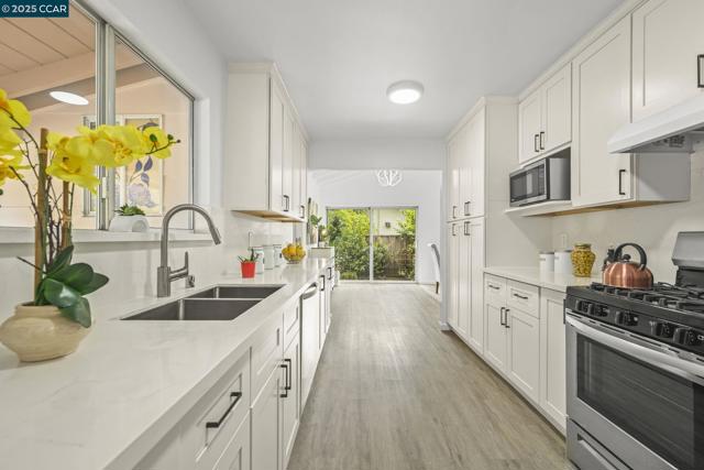 3231 Quandt Rd, Lafayette CA: https://media.crmls.org/mediaz/a7e4acc2-475a-473a-8f4a-32582d638293.jpg