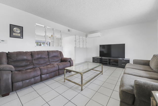 42570 Stephani Circle, Palm Desert CA: https://media.crmls.org/mediaz/a7e4d83a-73e1-4b39-b891-41ac5f3253d7.jpg
