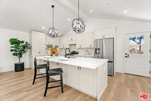 7901 Winsford Avenue, Los Angeles CA: https://media.crmls.org/mediaz/a7e58fb2-a205-4442-9b65-c3d3aa559b3a.jpg