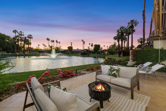 95 Lookout Drive, Palm Desert CA: https://media.crmls.org/mediaz/a7e61ef8-c864-49a2-a56b-42000ea58018.jpg
