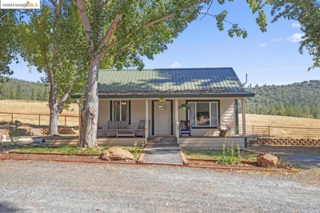 10488 Converse RD, Coulterville CA: https://media.crmls.org/mediaz/a7e6f38b-42b1-4fac-b40a-fbc317a7e4e9.jpg