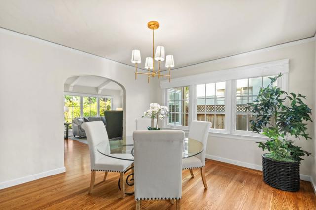 1547 Columbus Avenue, Burlingame CA: https://media.crmls.org/mediaz/a7e75238-79a9-4050-bb9c-ccf631ac21d7.jpg