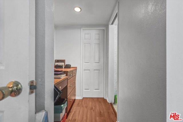 2463 Easy Avenue, Long Beach CA: https://media.crmls.org/mediaz/a7e8031e-262d-4266-bb09-086656eef46d.jpg