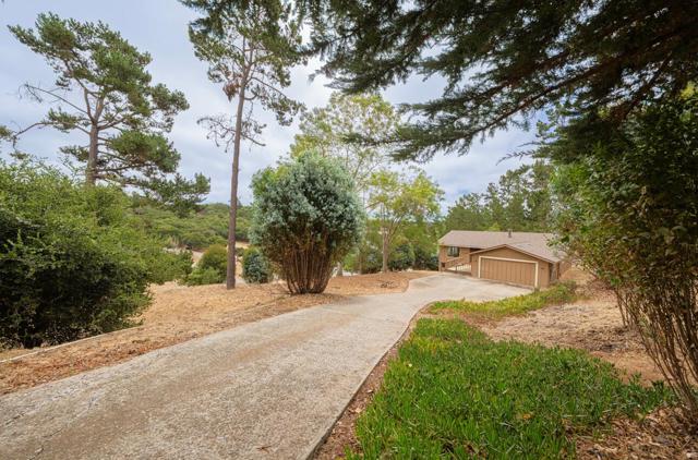 19400 Eden Court, Salinas CA: https://media.crmls.org/mediaz/a7e832cb-1f6c-44cb-8459-cc324c57ea48.jpg