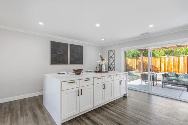 3854 Deans Place Way, San Jose CA: https://media.crmls.org/mediaz/a7e84952-3c2e-4af7-aec6-73ea5311bd88.jpg