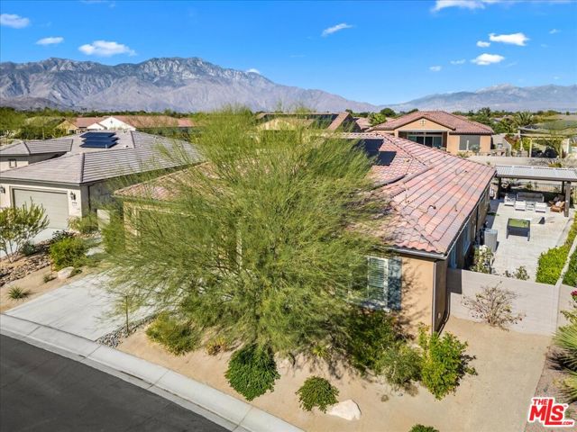 14 Merlot, Rancho Mirage CA: https://media.crmls.org/mediaz/a7e91d30-fe6d-4e14-b895-a173677db07c.jpg