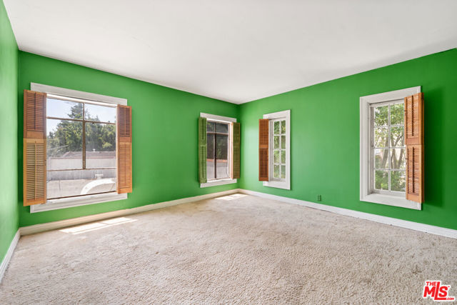 443 S June Street, Los Angeles CA: https://media.crmls.org/mediaz/a7e97d53-3132-4f90-bcca-e6fa65826c3a.jpg