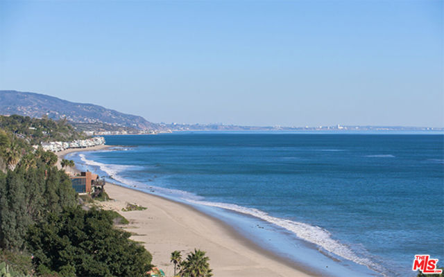 28028 SEA LANE Drive, Malibu CA: https://media.crmls.org/mediaz/a7e9f1d5-83e6-469f-a3a7-53a36515341b.jpg