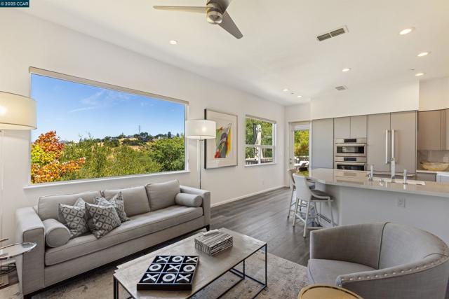 2854 Saklan Indian Dr, Walnut Creek CA: https://media.crmls.org/mediaz/a7ea42fb-1839-4d73-afe3-70690eb51986.jpg