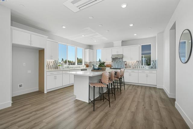 2388 Stanford Street, Alameda CA: https://media.crmls.org/mediaz/a7eaceaf-0383-4c62-a354-783ab3e2cc21.jpg