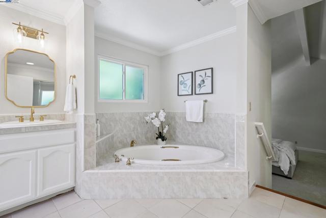 7467 Sundrop Ct, Pleasanton CA: https://media.crmls.org/mediaz/a7ead317-6464-4738-830f-1366f7e3dfea.jpg