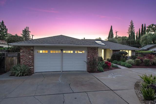 171 E Creek Drive, Menlo Park CA: https://media.crmls.org/mediaz/a7eb8d54-99d2-497d-b848-df3ad505db82.jpg