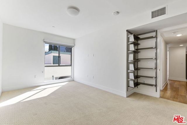11715 Goshen Avenue, Los Angeles CA: https://media.crmls.org/mediaz/a7eb8d7f-883c-4867-af79-c0018a0d0e95.jpg